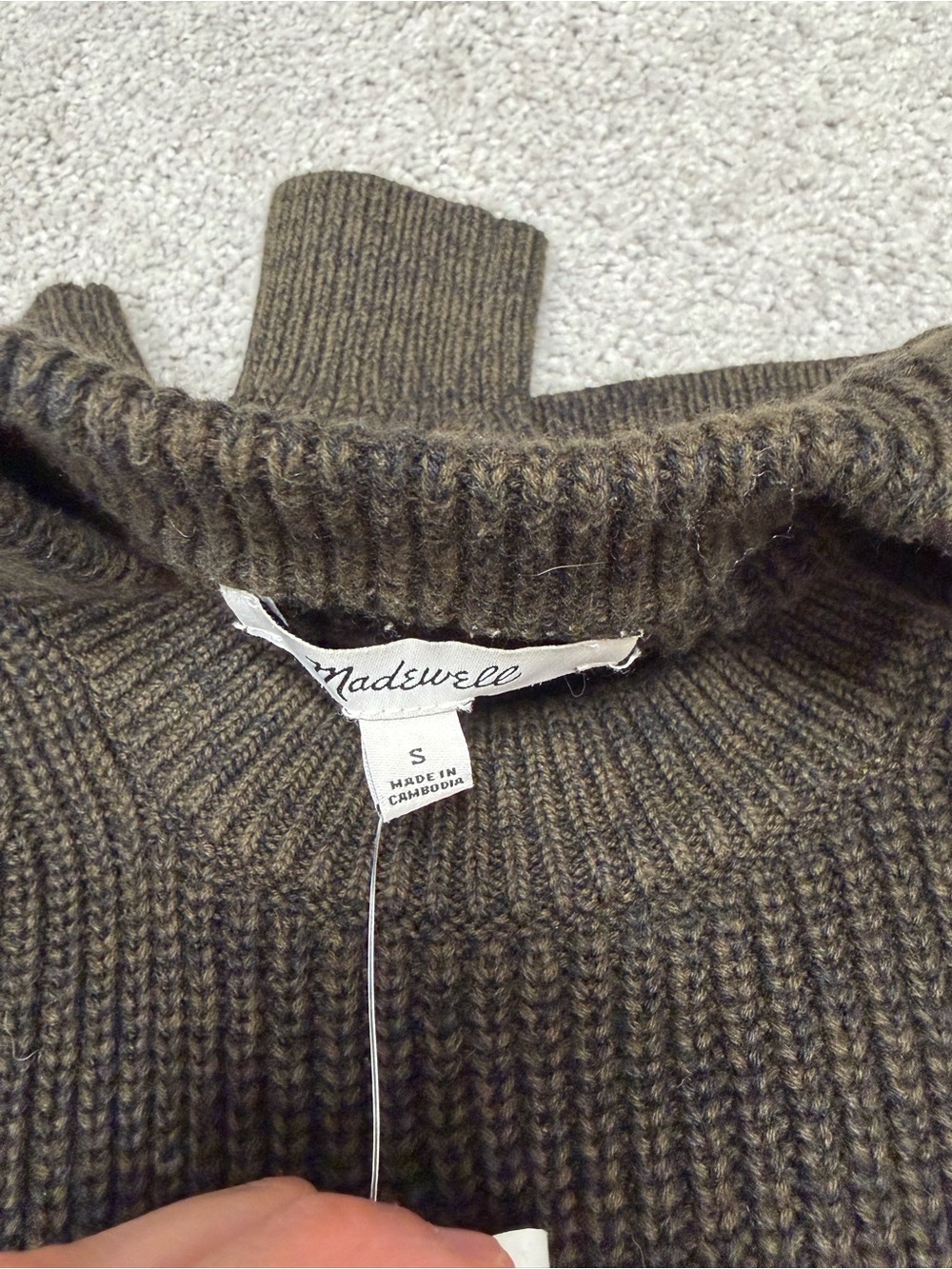 Bundles of 2 Men's Crewneck Sweater - Black and Olive - Picture 7 of 11